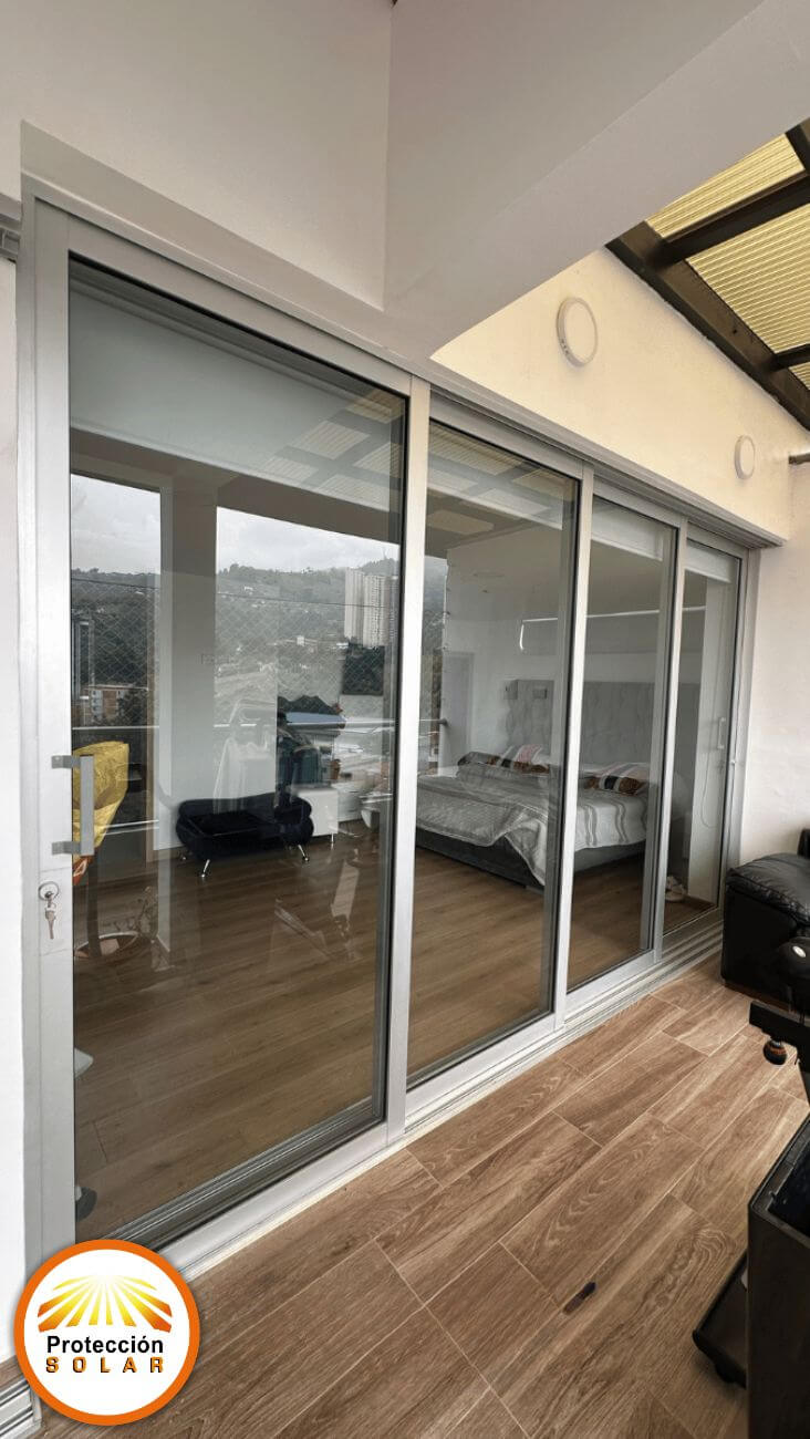 ventanas en vidrio templado con aluminio monumental